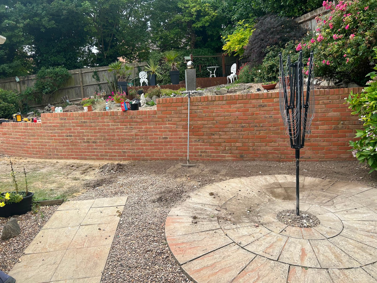 Retaining wall